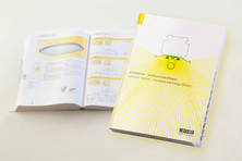 Der neue Gesamtkatalog von Regiolux „Lichtsysteme - funktional und effizient“ enthält auf 960 Seiten umfassende Informationen für Architekten und Elektroplaner über Licht und Leuchten [Bild: Regiolux GmbH]