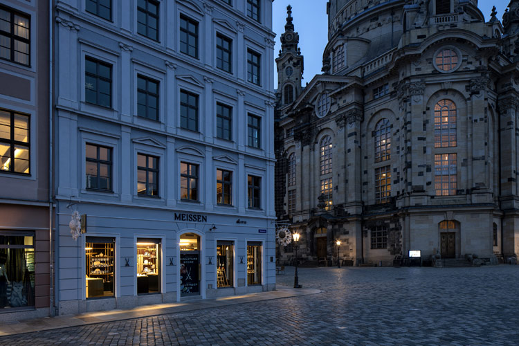 Projekt des Monats Mai 2019: Meissen Signature Store – Strahlkraft des Weißen Goldes [Bild: Markus Schwalenberg Fotografie]